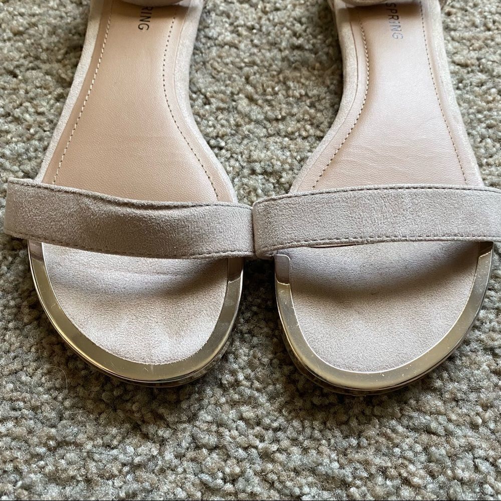 Call it spring creme sandal, size 6 - Picture 3 of 7
